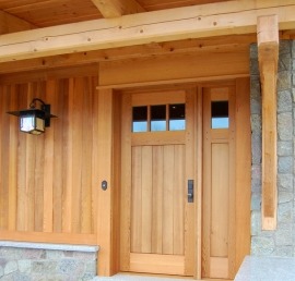 Входные деревянные двери из кедра